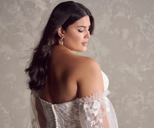 The Best Plus-Size Wedding Dress for Your Wedding Theme. Wedding Dress Style